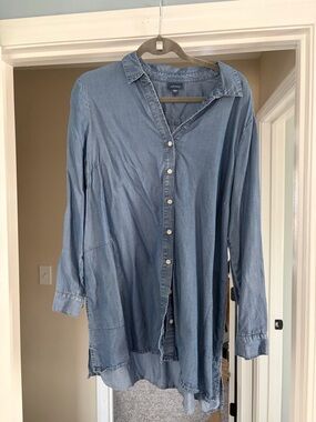 J. Jill Light Blue Chambray Button Tunic